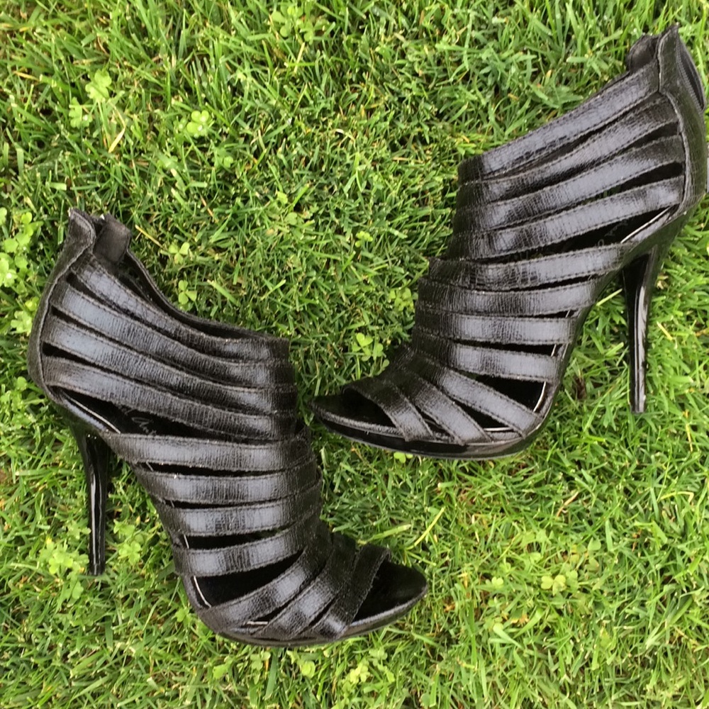 Lattice strap heels
